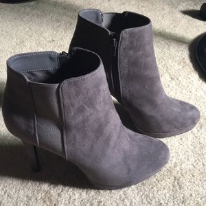 Apt 9 Grey Booties (Size 9)